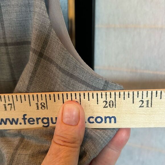 Banana Republic Windowpane Cascade Ruffle Wool Sleeveless Vest Top - Picture 4 of 5